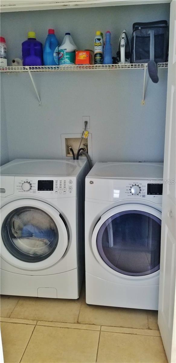 VENETIAN PLACE - Residential