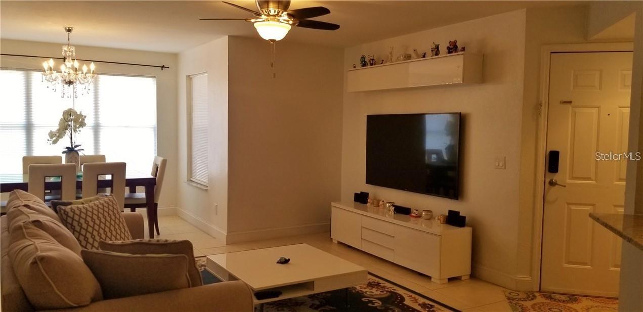 VENETIAN PLACE - Residential