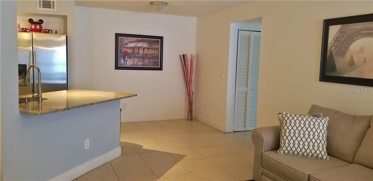 VENETIAN PLACE - Residential