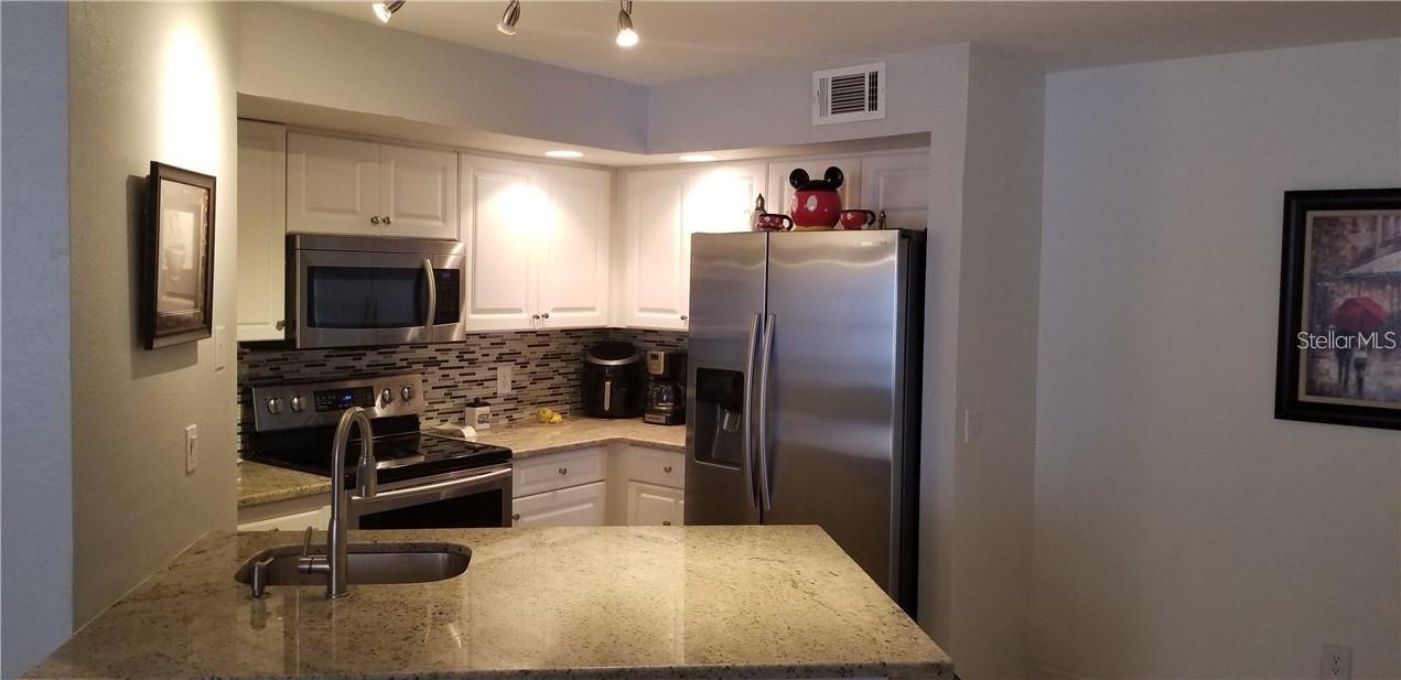 VENETIAN PLACE - Residential