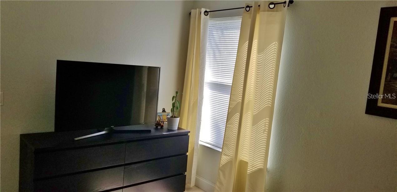 VENETIAN PLACE - Residential