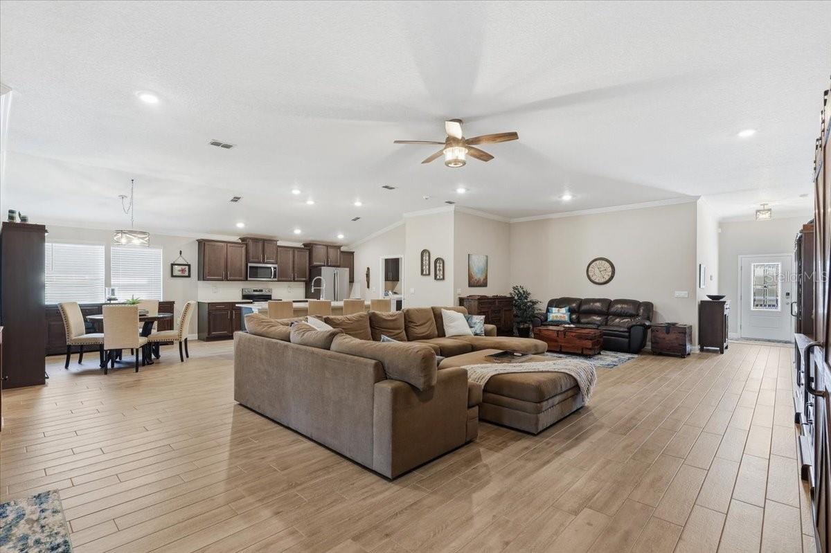 ROCK SPGS FARMS - Residential