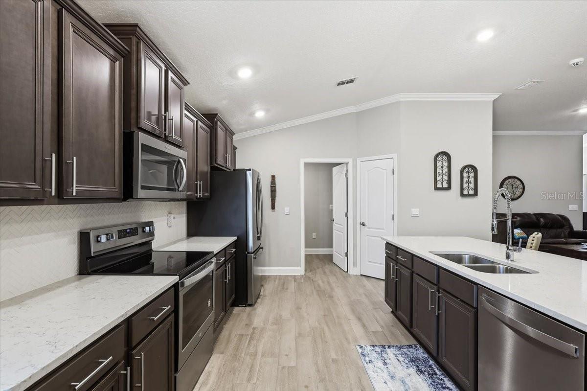 ROCK SPGS FARMS - Residential