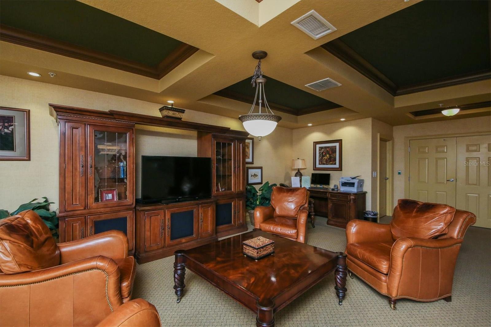 BROADWAY PROMENADE - Residential Lease