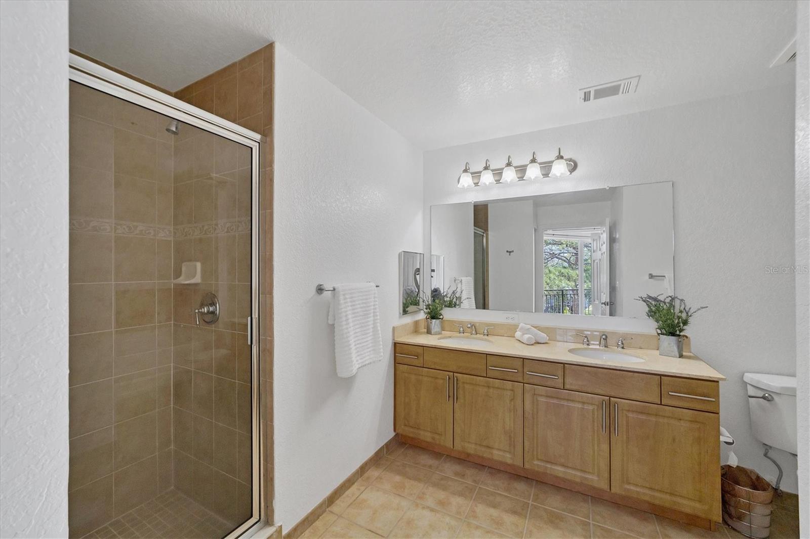 BROADWAY PROMENADE - Residential Lease