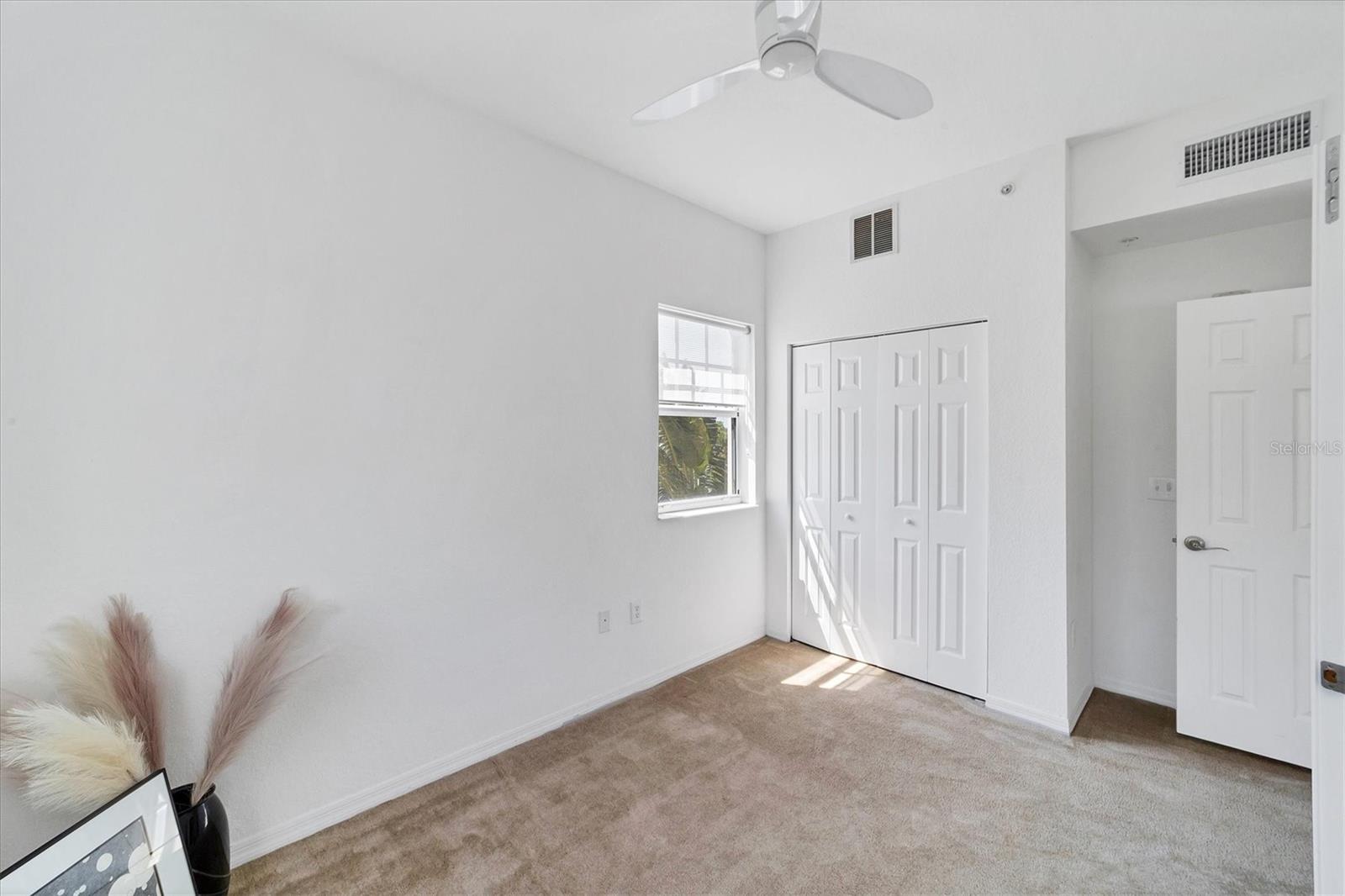 BROADWAY PROMENADE - Residential Lease