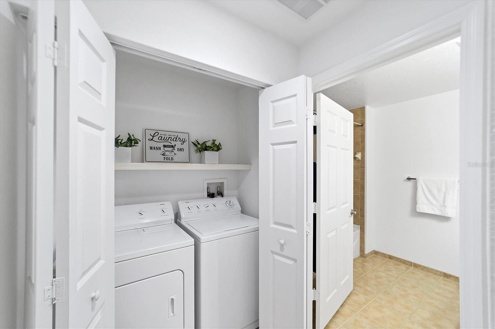 BROADWAY PROMENADE - Residential Lease