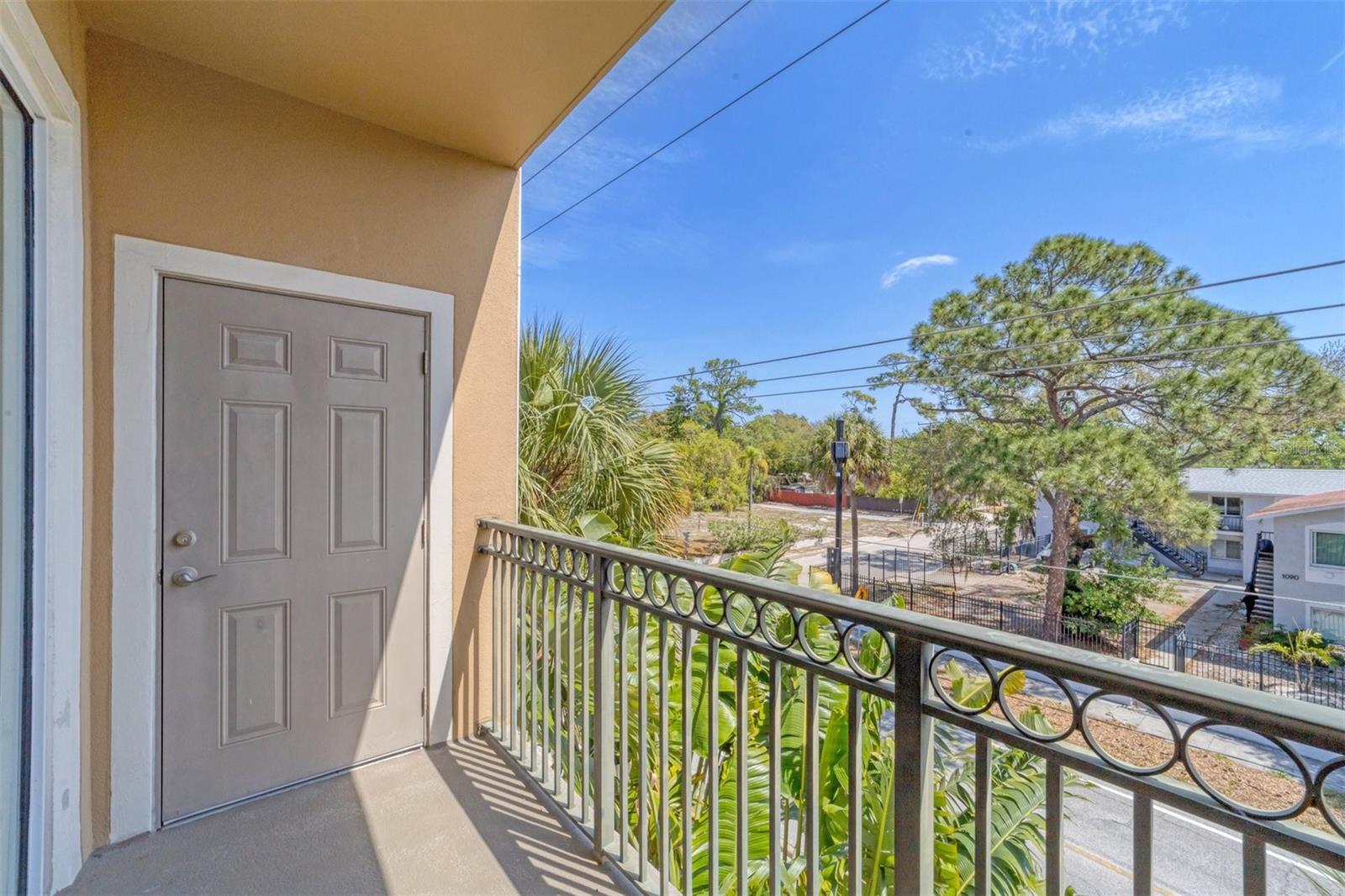 BROADWAY PROMENADE - Residential Lease