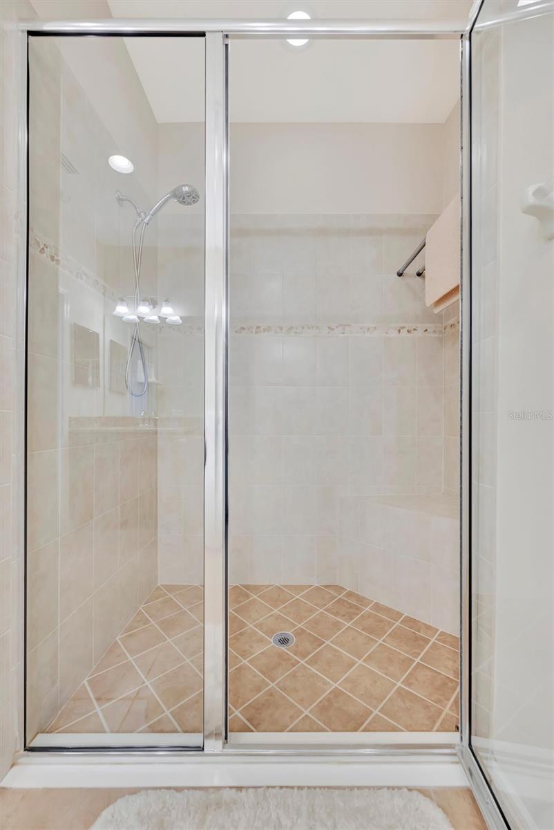 PALMA SOLA TRACE - Residential