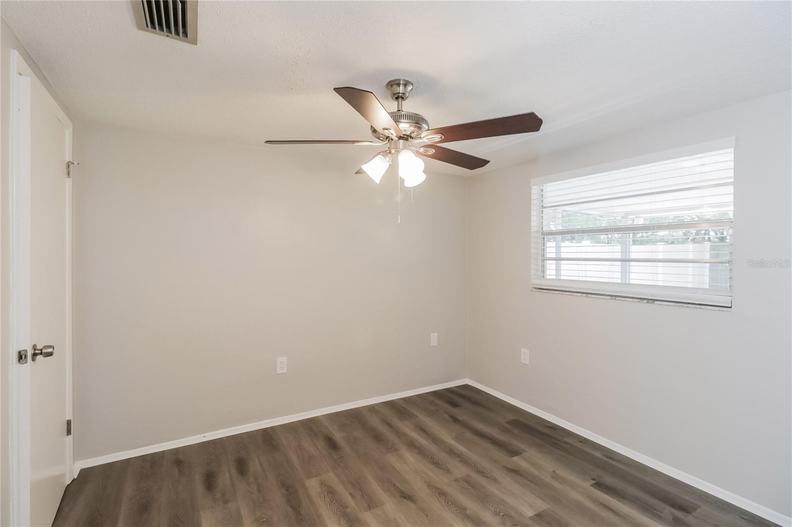 REGENCY PARK - Residential Lease