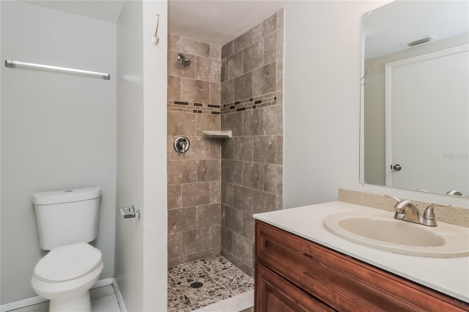 REGENCY PARK - Residential Lease