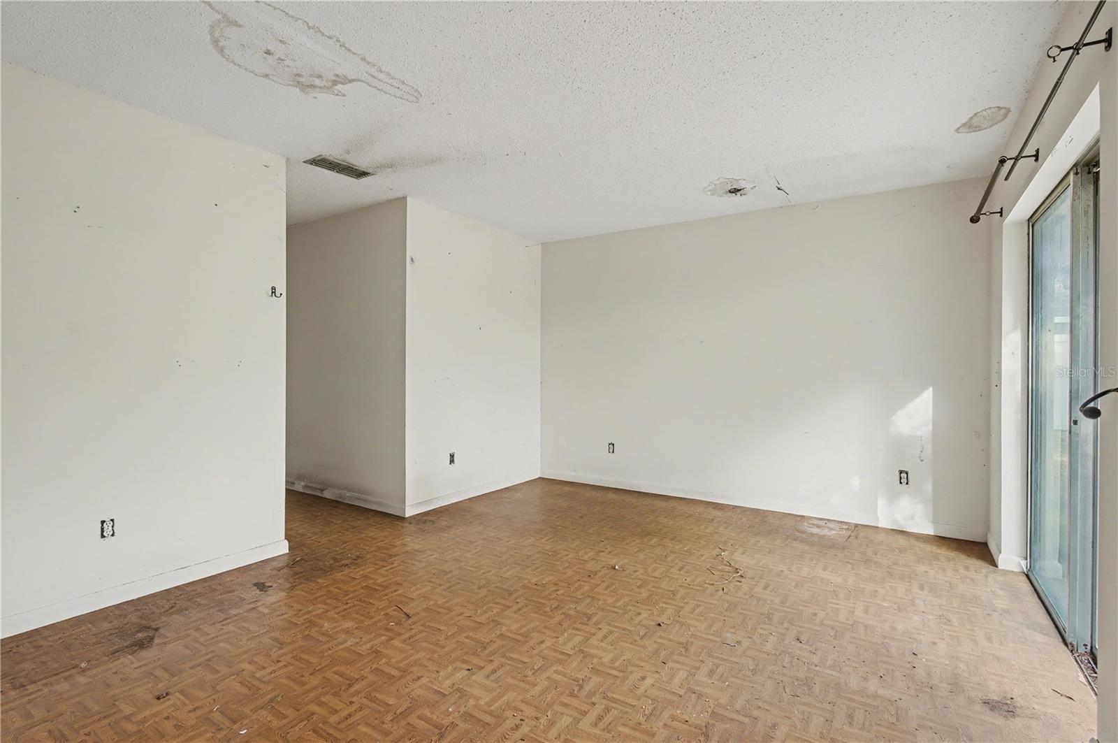 RAINBOW LAKES ESTATE - Residential