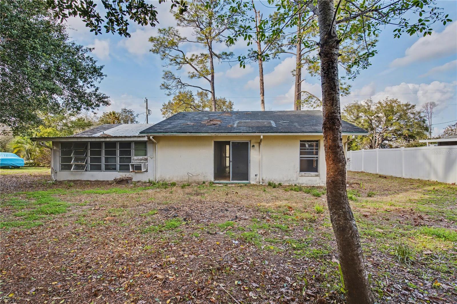 RAINBOW LAKES ESTATE - Residential