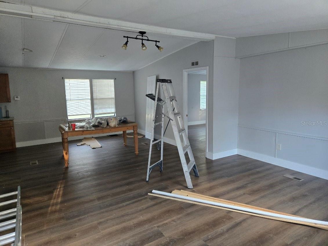 ANGUS VALLEY - Residential