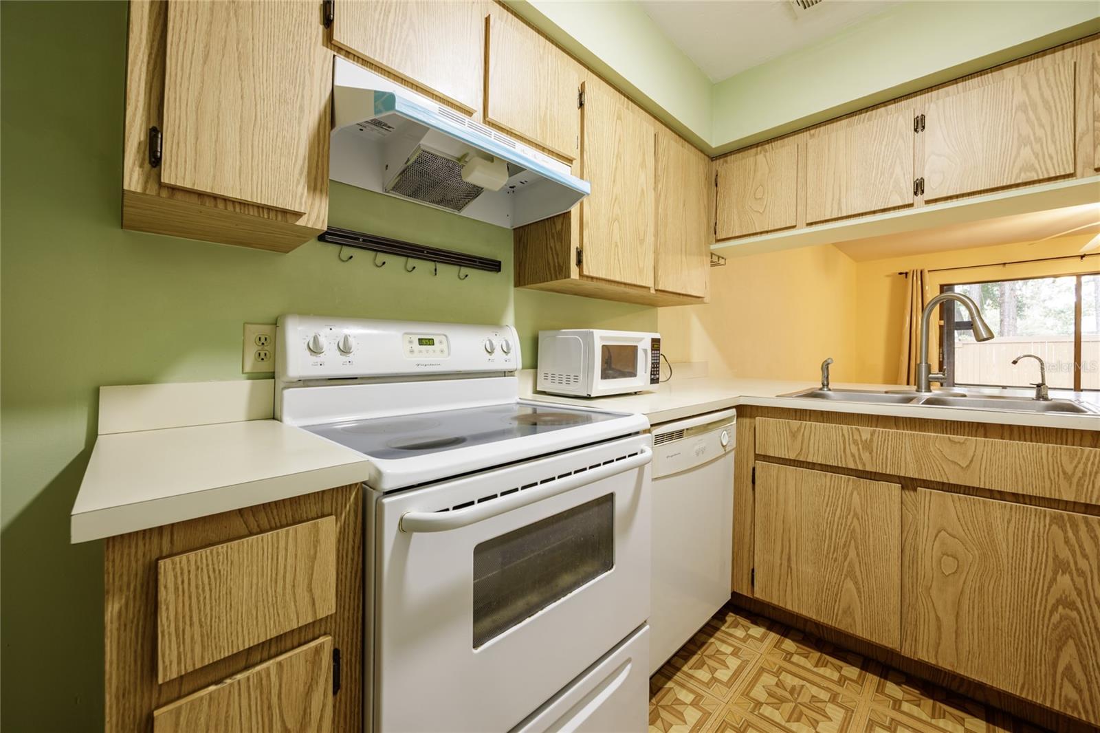 2635 SW 35TH PL APT 1001