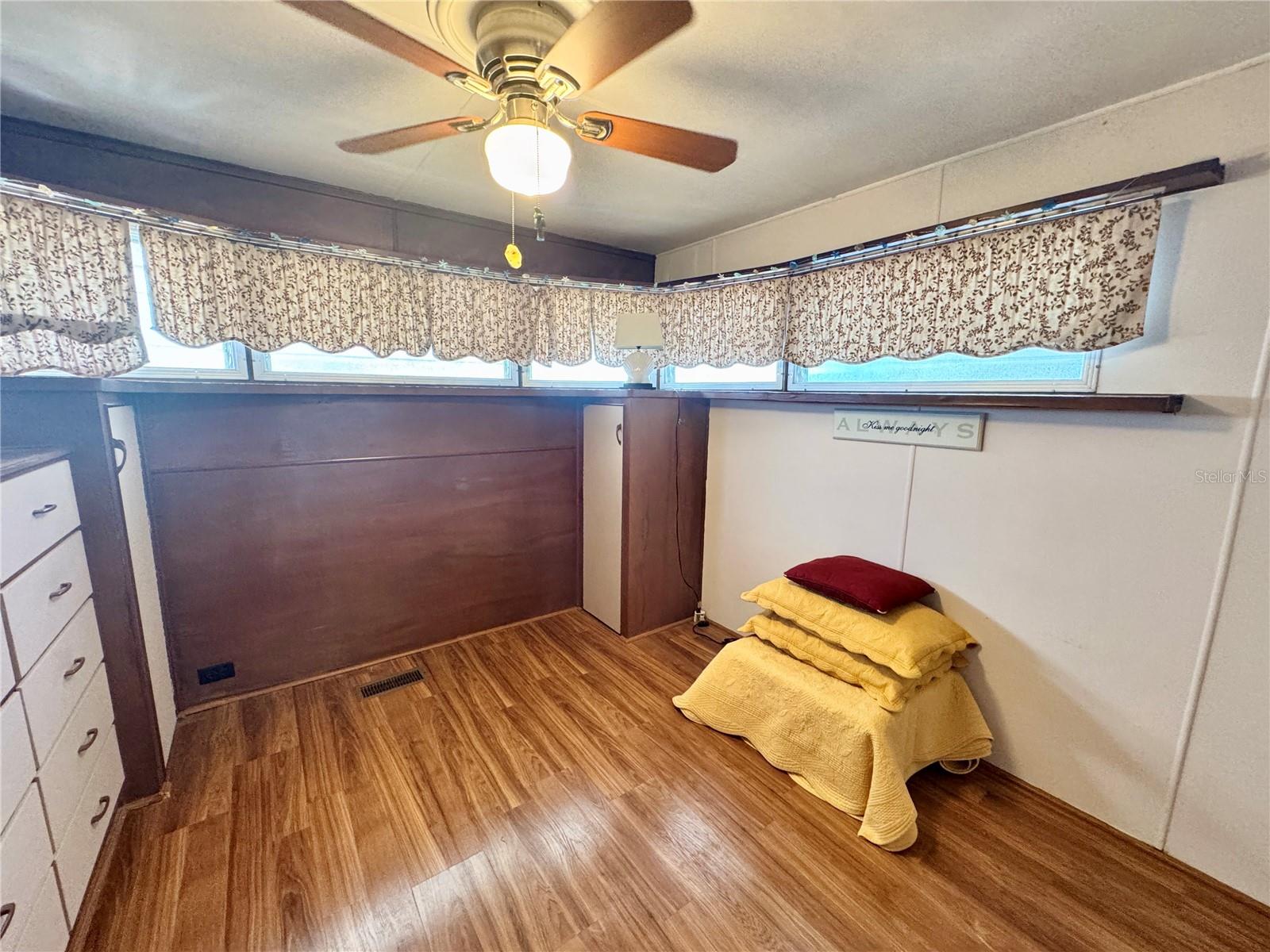 FAIR LANE ACRES SECOND ADD - Residential