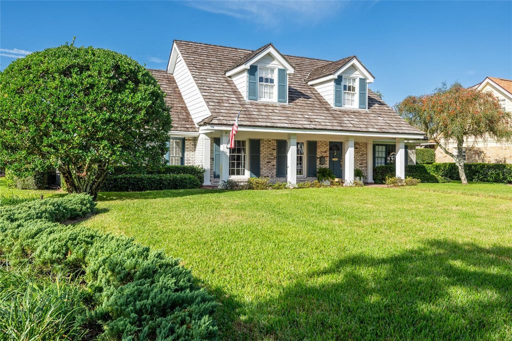 Photo of 10114 Hampton Place, Tampa, FL 33618 (MLS # TB8458907)