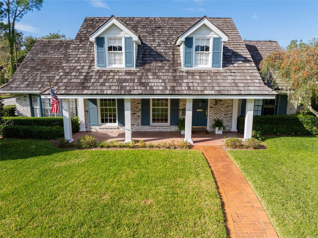 Photo of 10114 Hampton Place, Tampa, FL 33618 (MLS # TB8458907)