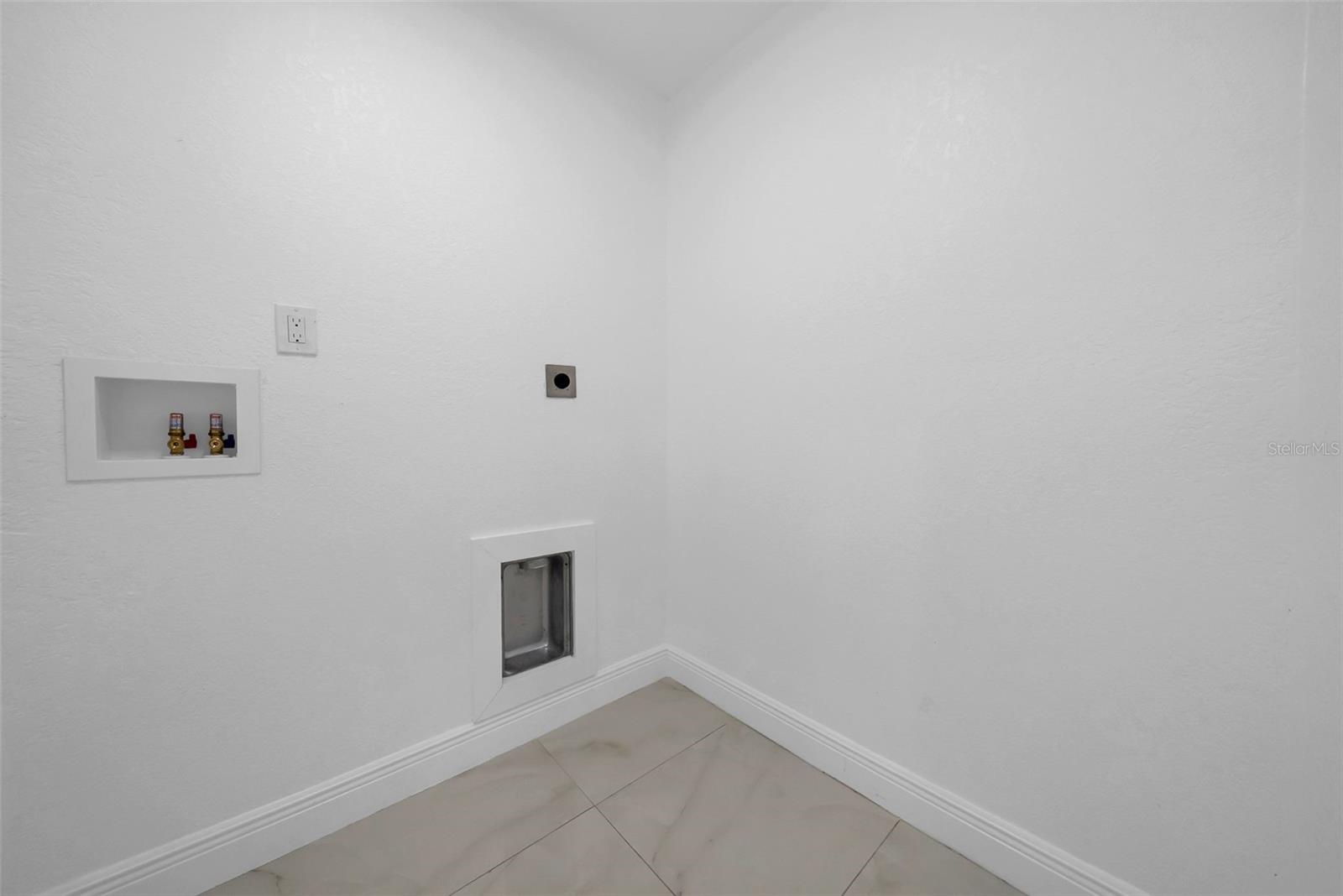 ARLINGTON PARK - Residential