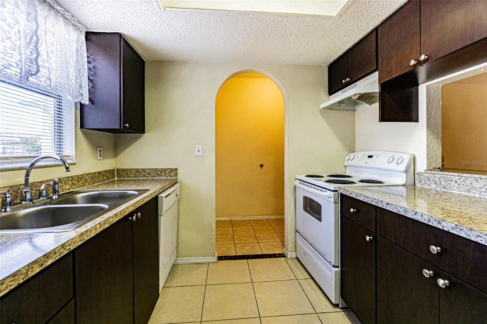 SHADOW RIDGE - Residential Lease