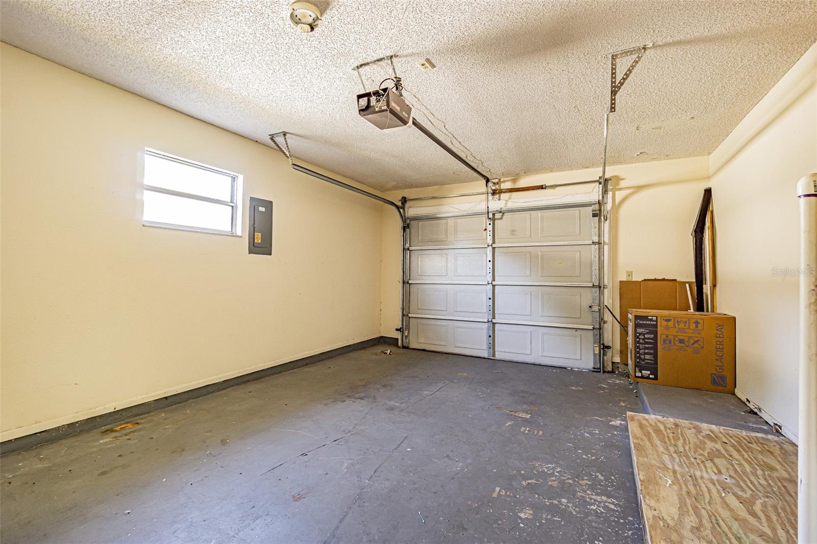SHADOW RIDGE - Residential Lease