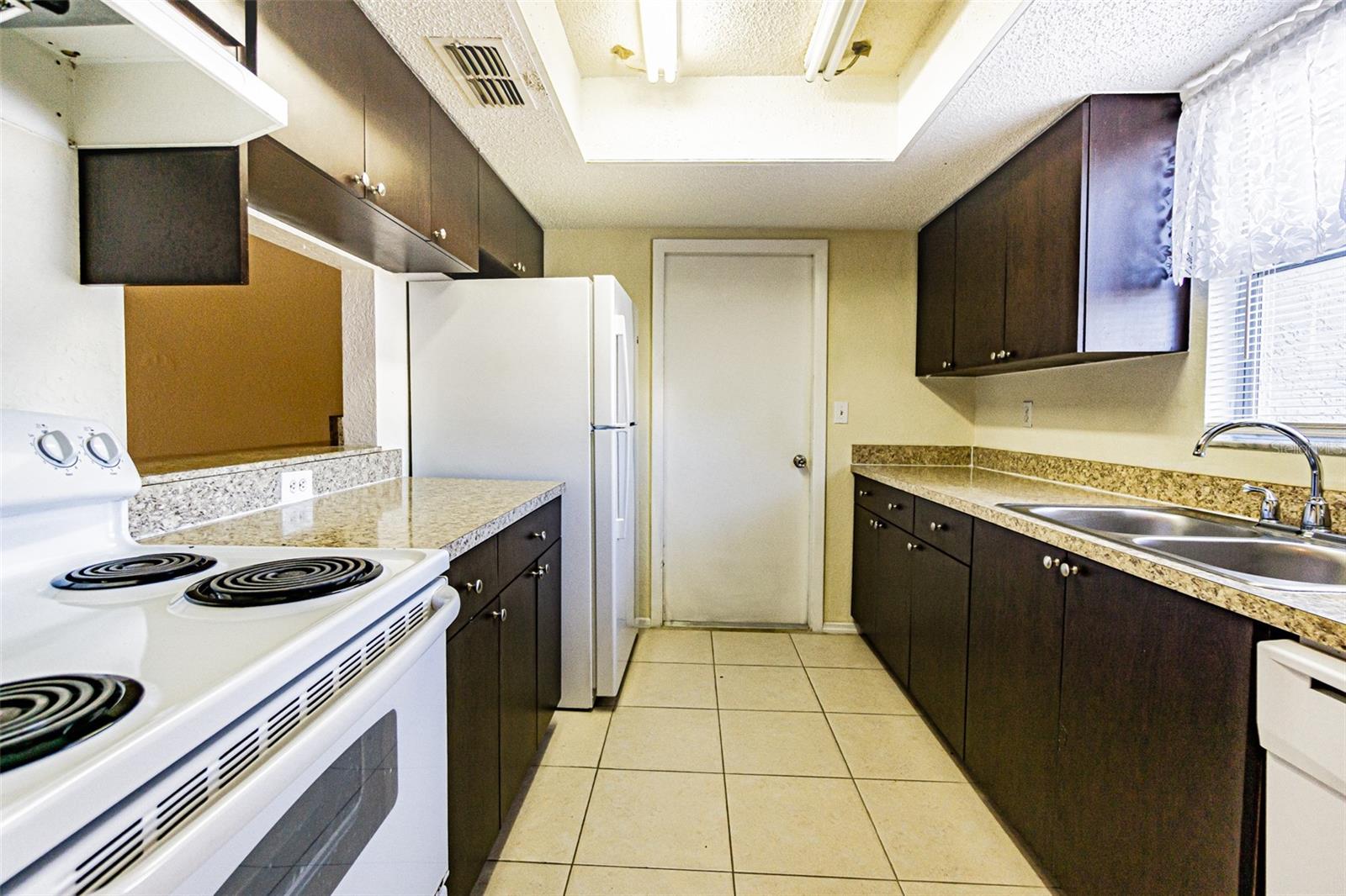 SHADOW RIDGE - Residential Lease