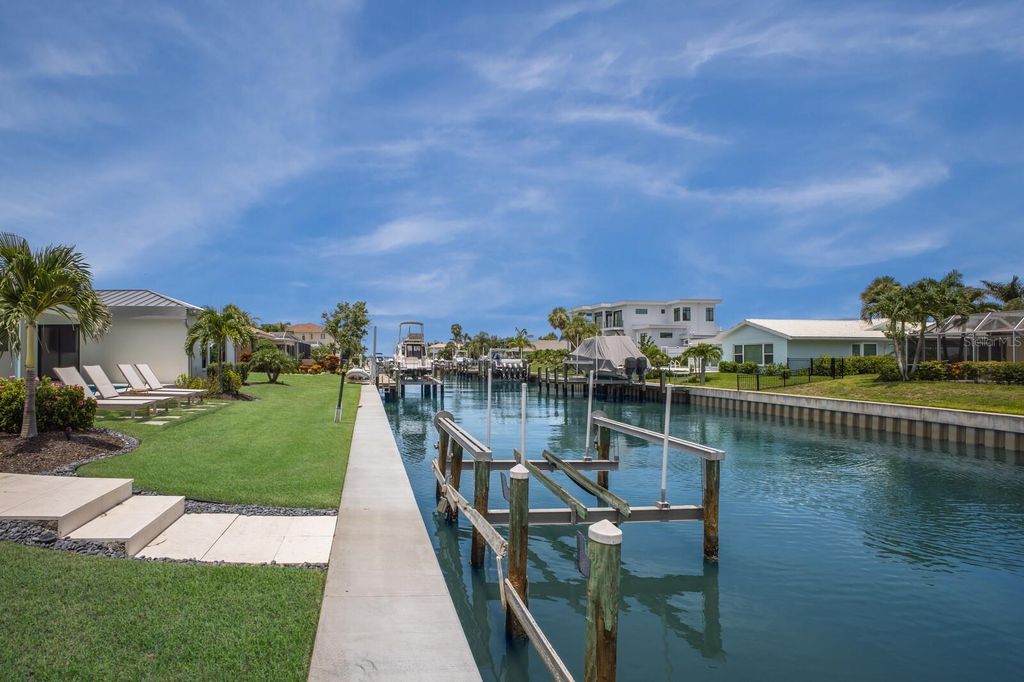 Photo of 510 Putter Lane, Longboat Key, FL 34228 (MLS # A4676878)