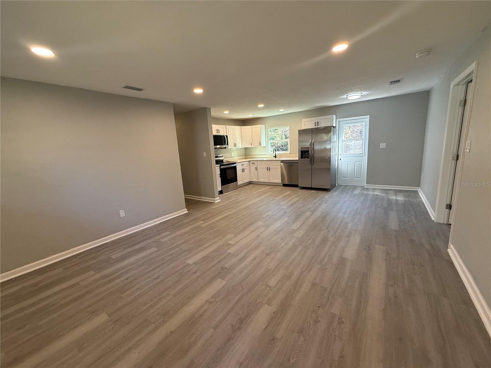 SHADY LAWN ESTATES - Residential Lease