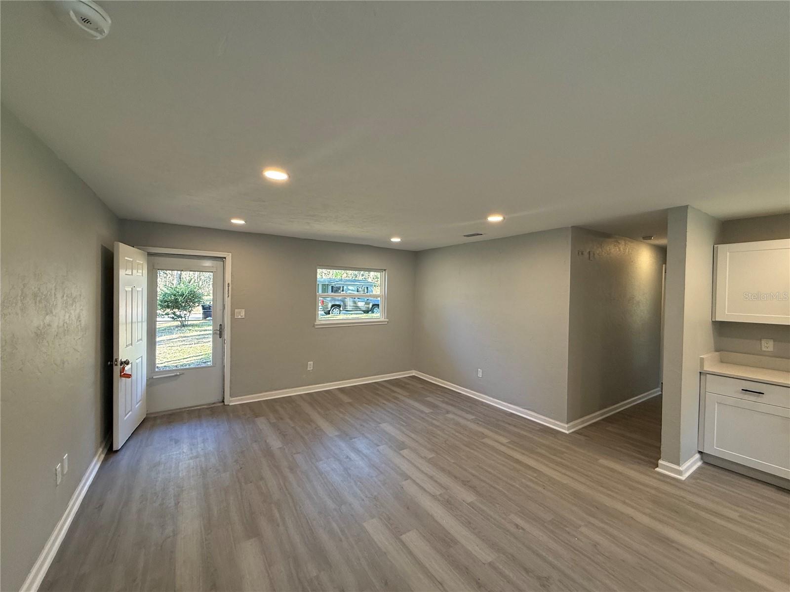 SHADY LAWN ESTATES - Residential Lease