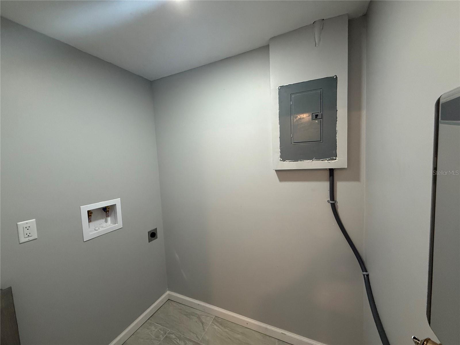 SHADY LAWN ESTATES - Residential Lease