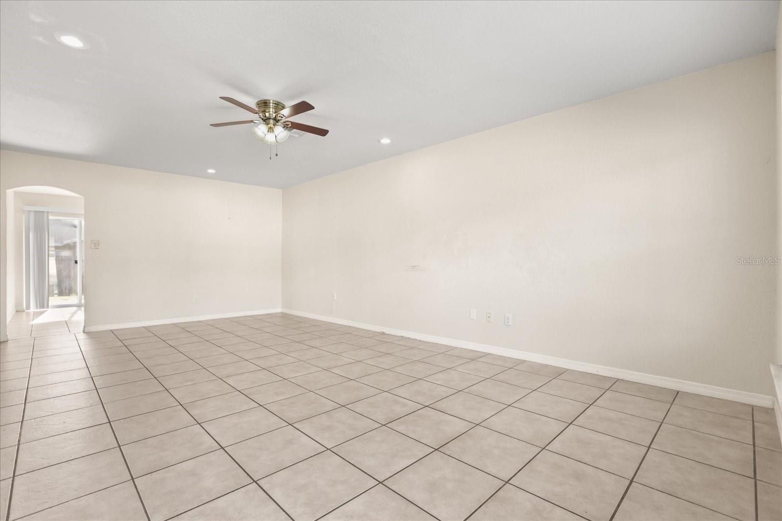 643 HUMMINGBIRD LANE