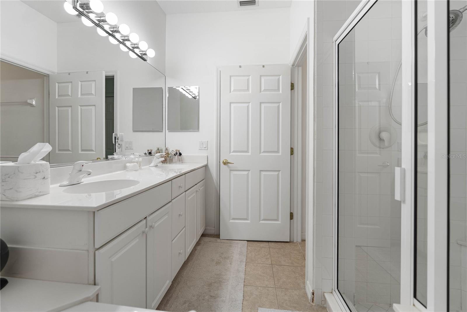 ARIELLE/PALMER RANCH SEC 03 P - Residential Lease