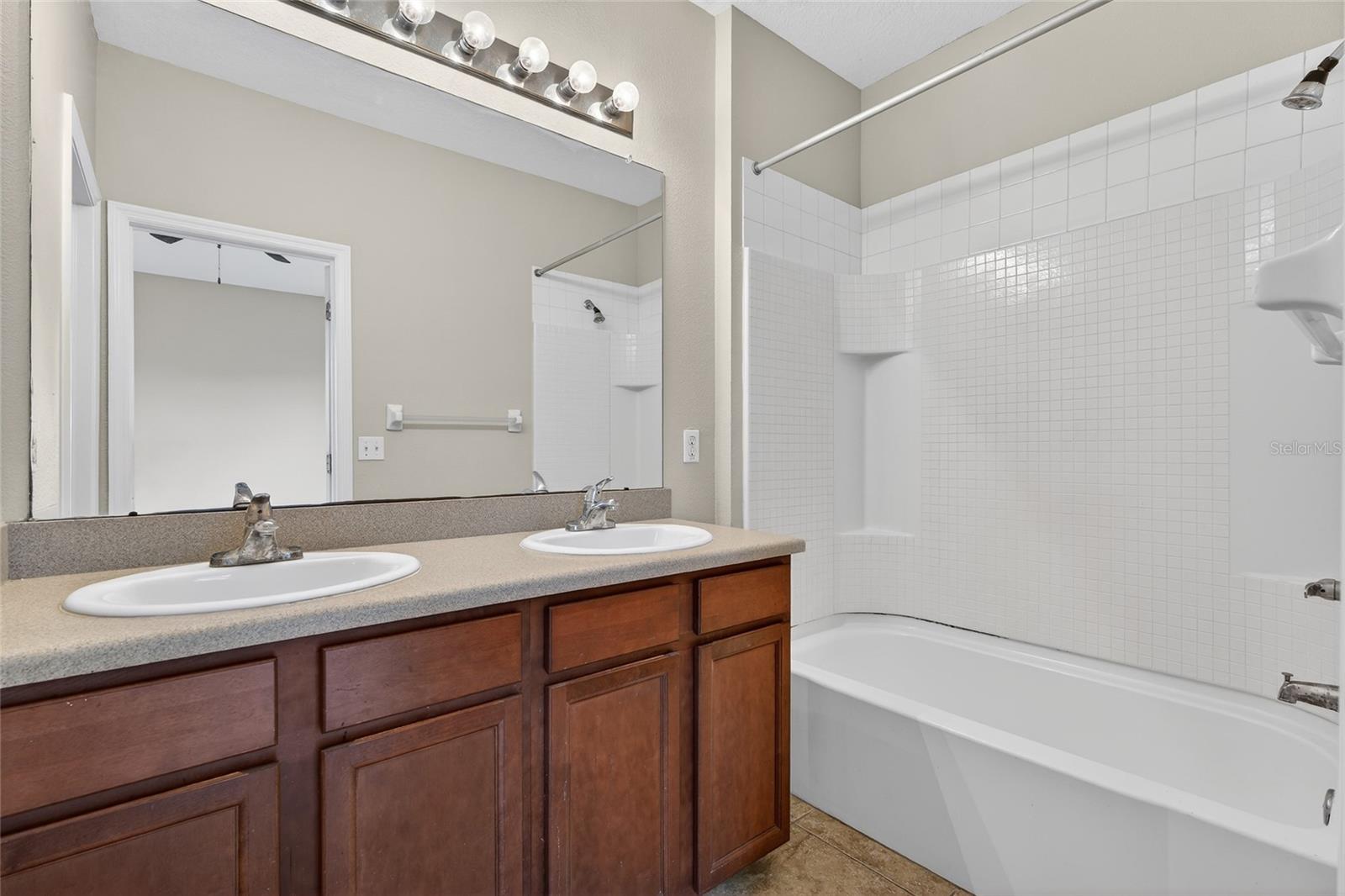 EAGLE PALM PH 02 - Residential