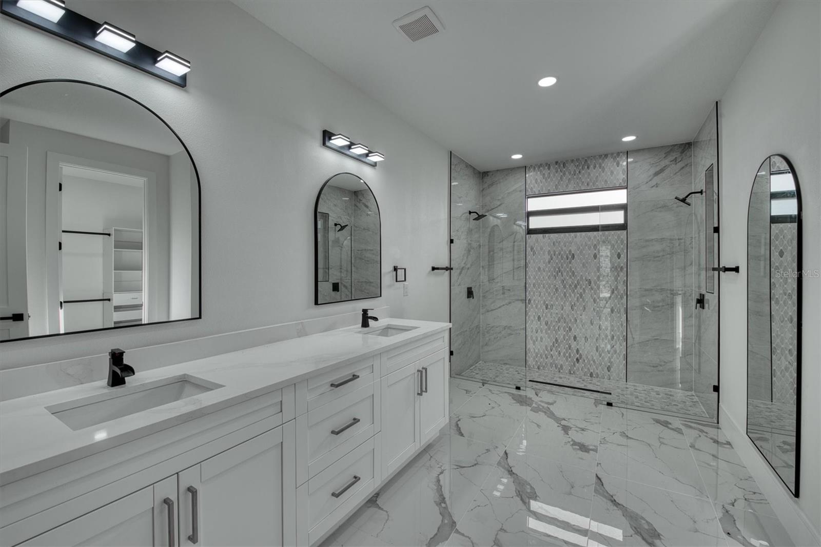 NORTH  PORT - Residential