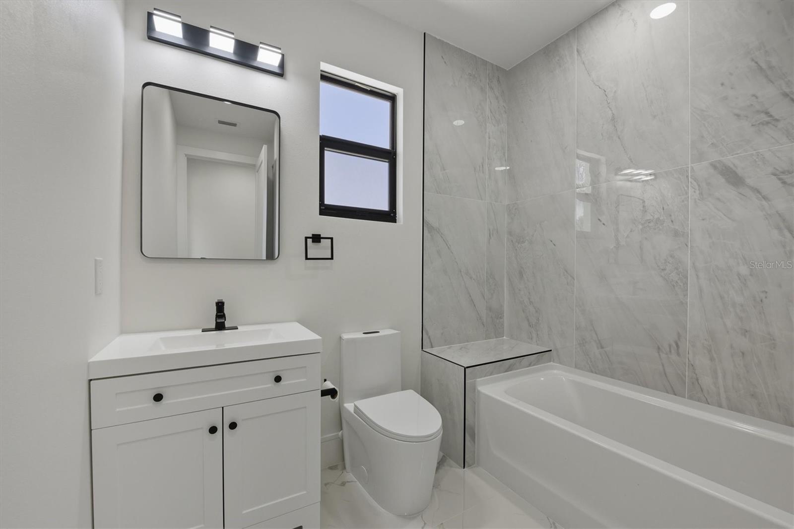 NORTH  PORT - Residential