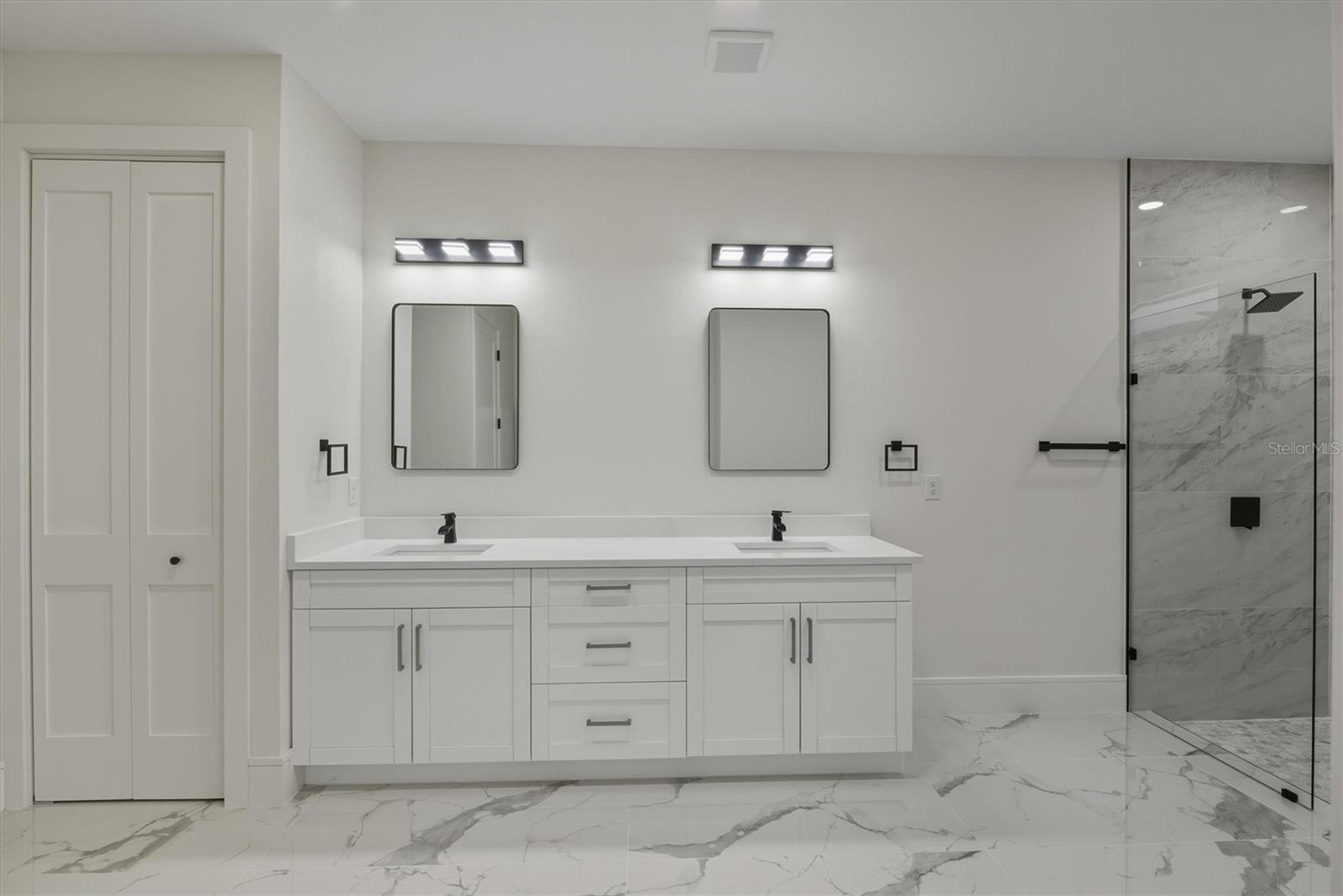 NORTH  PORT - Residential