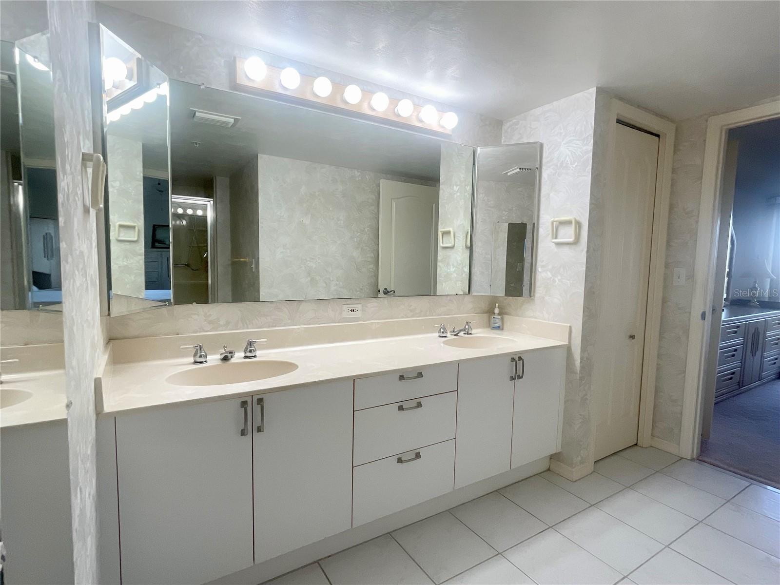 OCEANS CLOVERLEAF NORTH - Residential