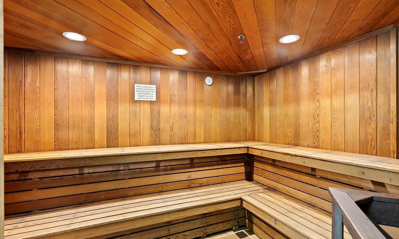 OCEANS CLOVERLEAF NORTH - Residential