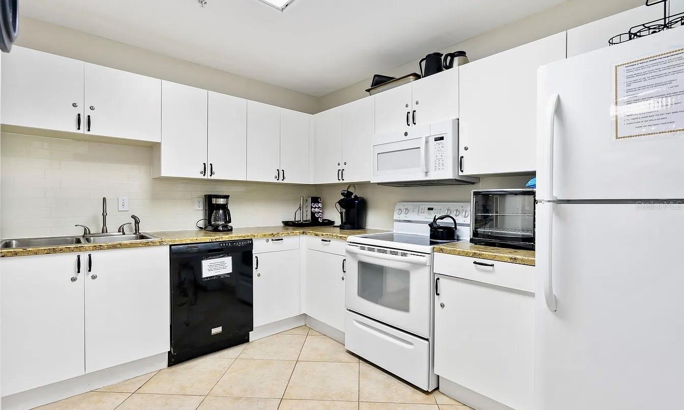 OCEANS CLOVERLEAF NORTH - Residential