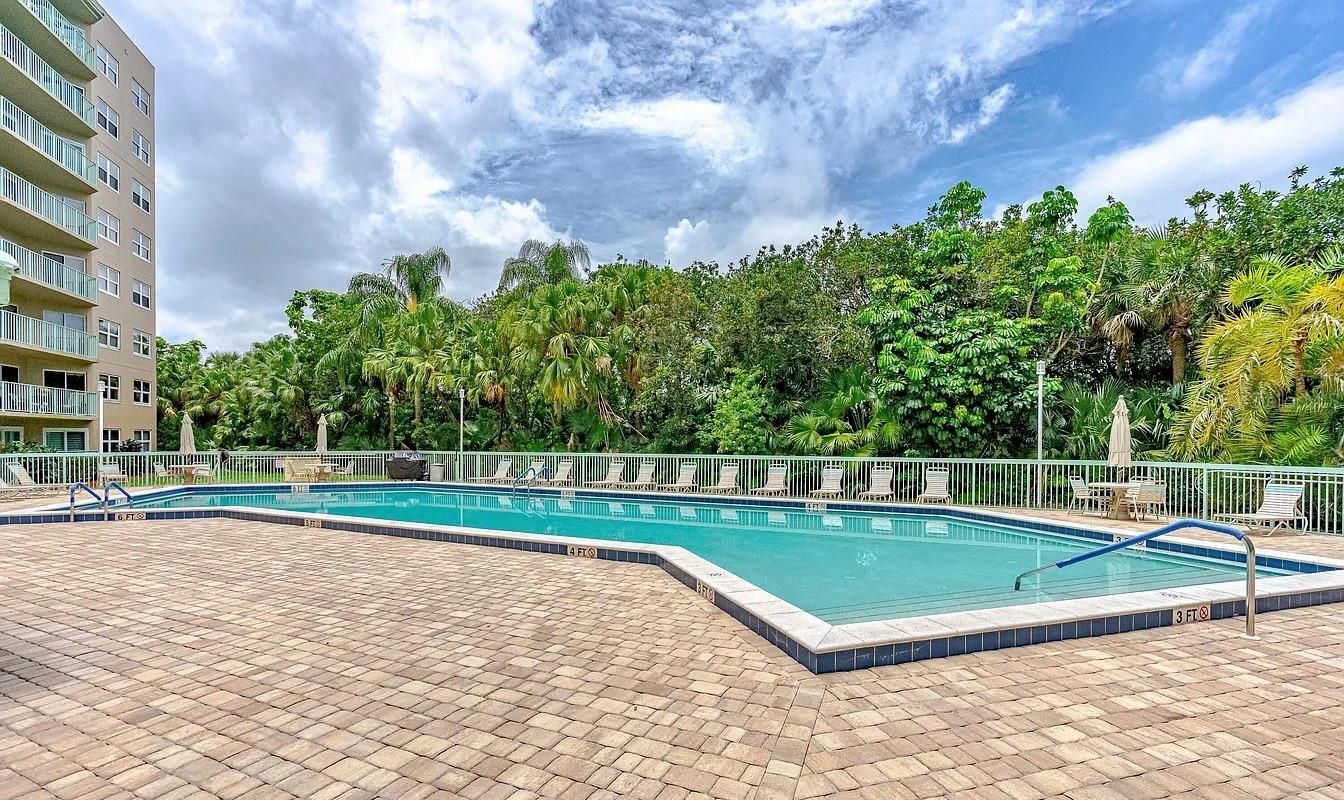 OCEANS CLOVERLEAF NORTH - Residential