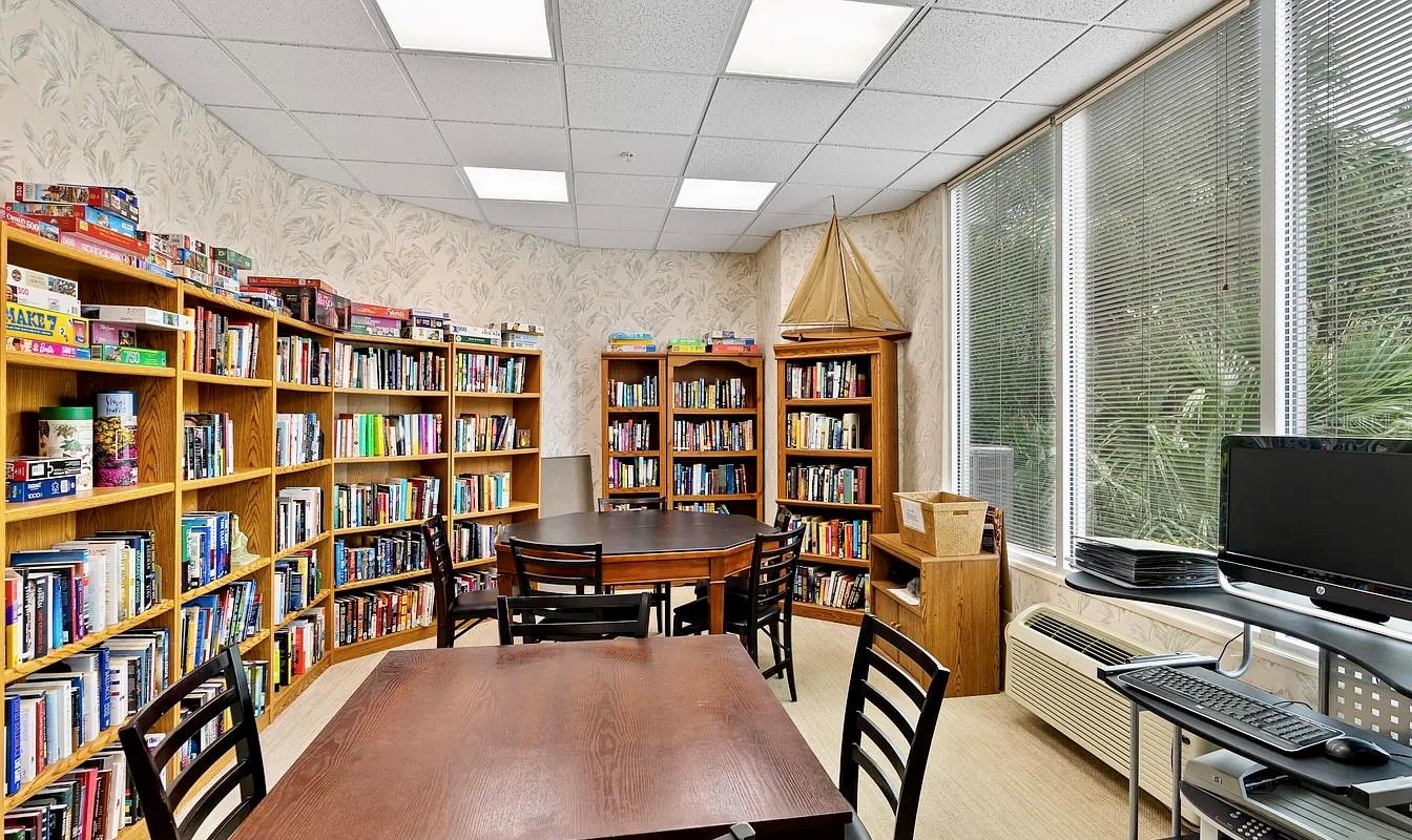 OCEANS CLOVERLEAF NORTH - Residential