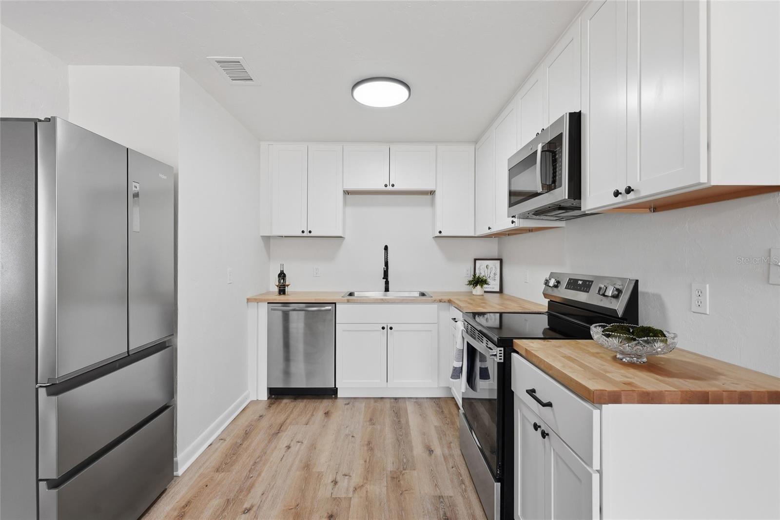 LINCOLN ESTATES - Residential