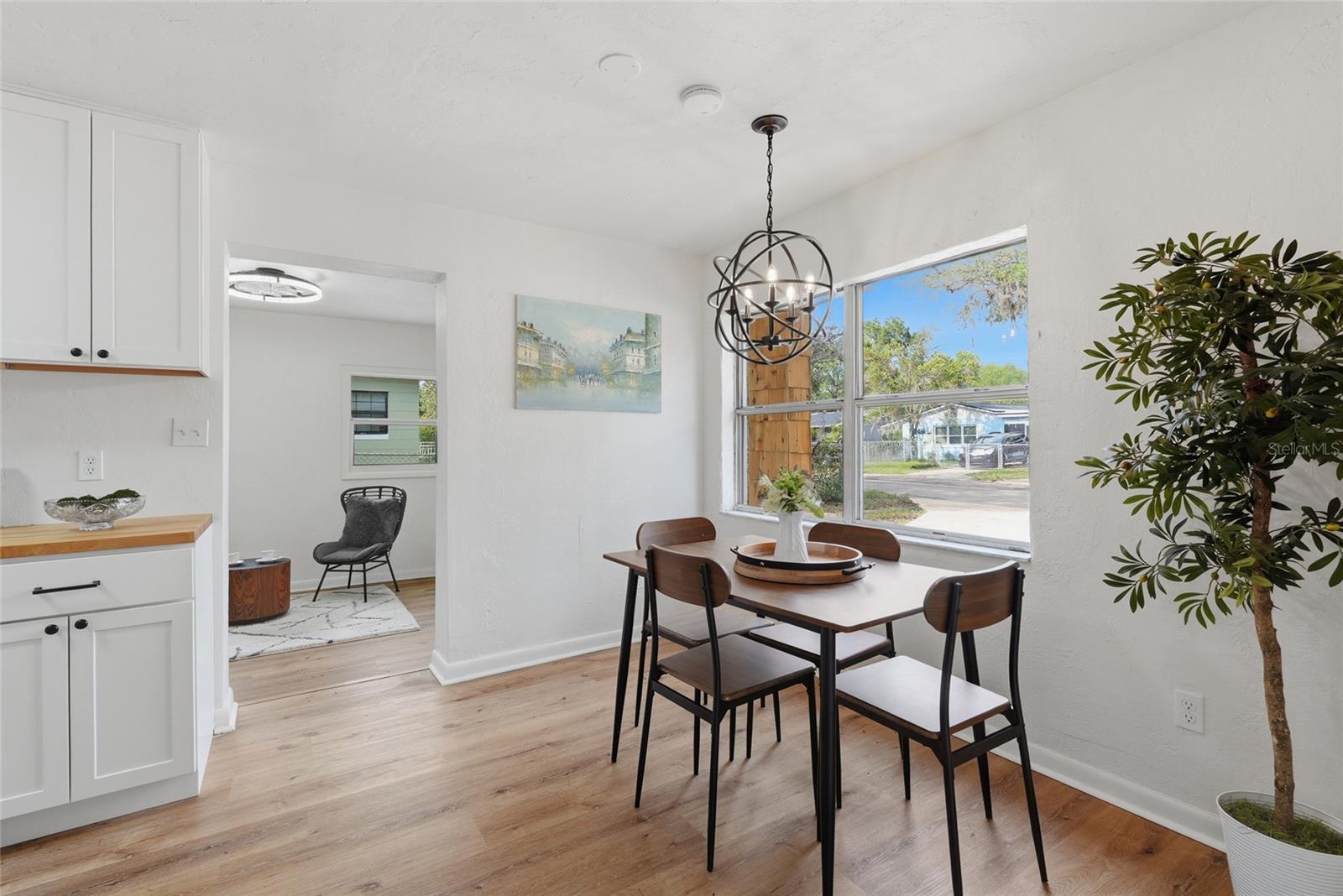 LINCOLN ESTATES - Residential