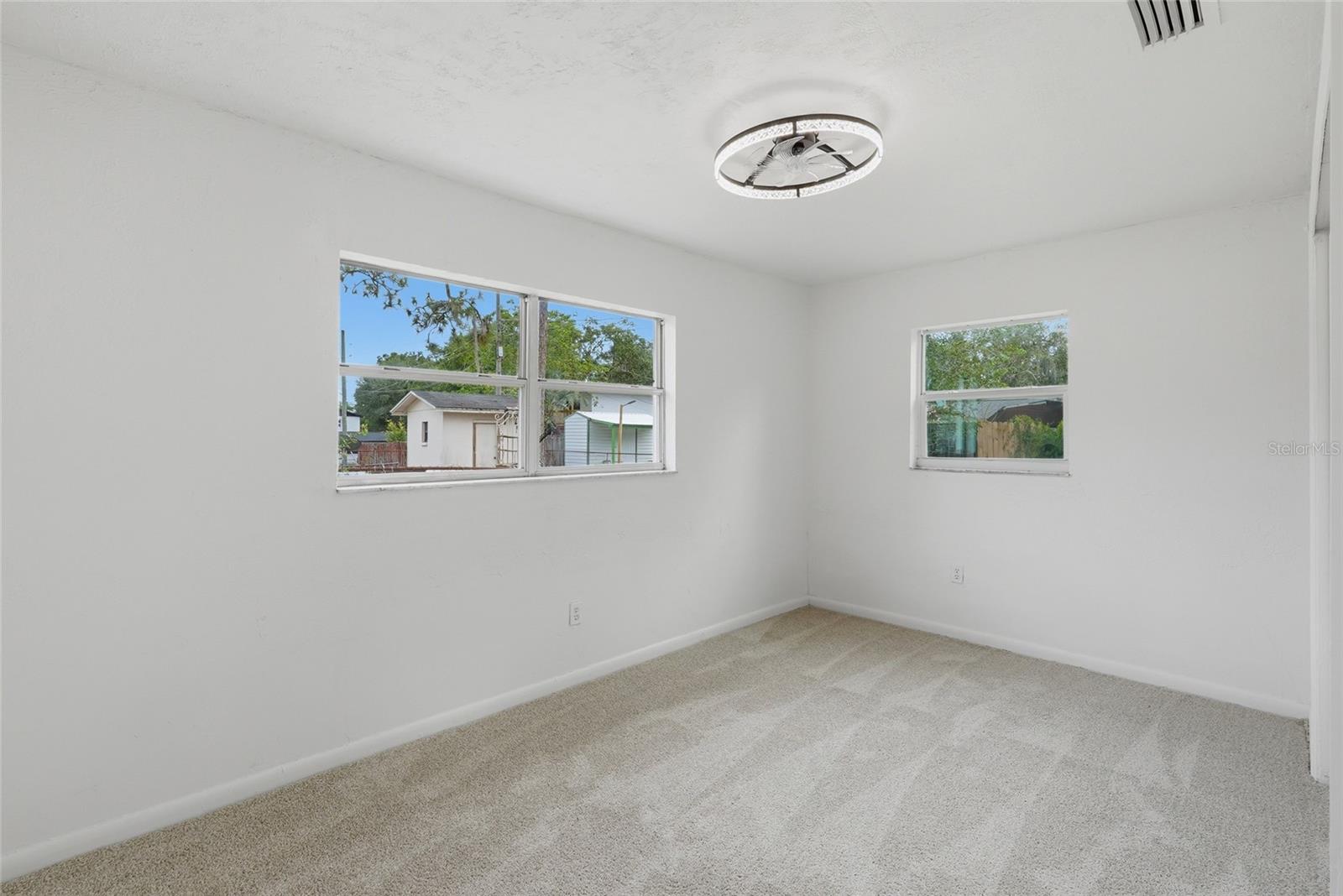 LINCOLN ESTATES - Residential