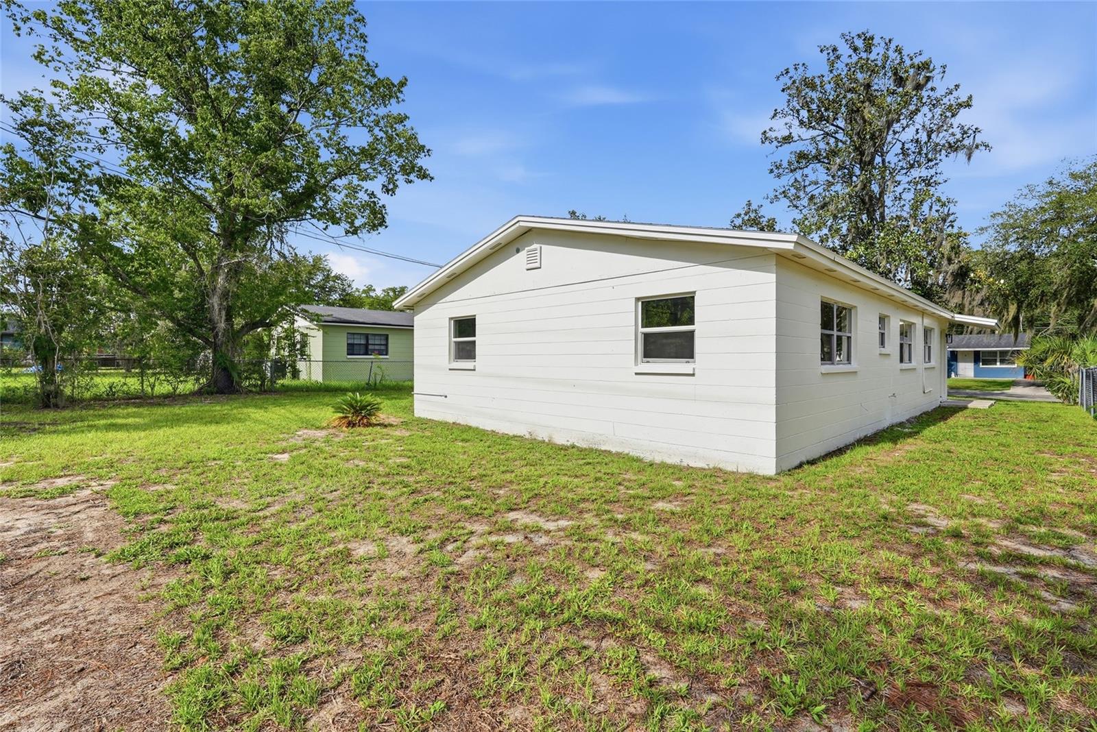 LINCOLN ESTATES - Residential