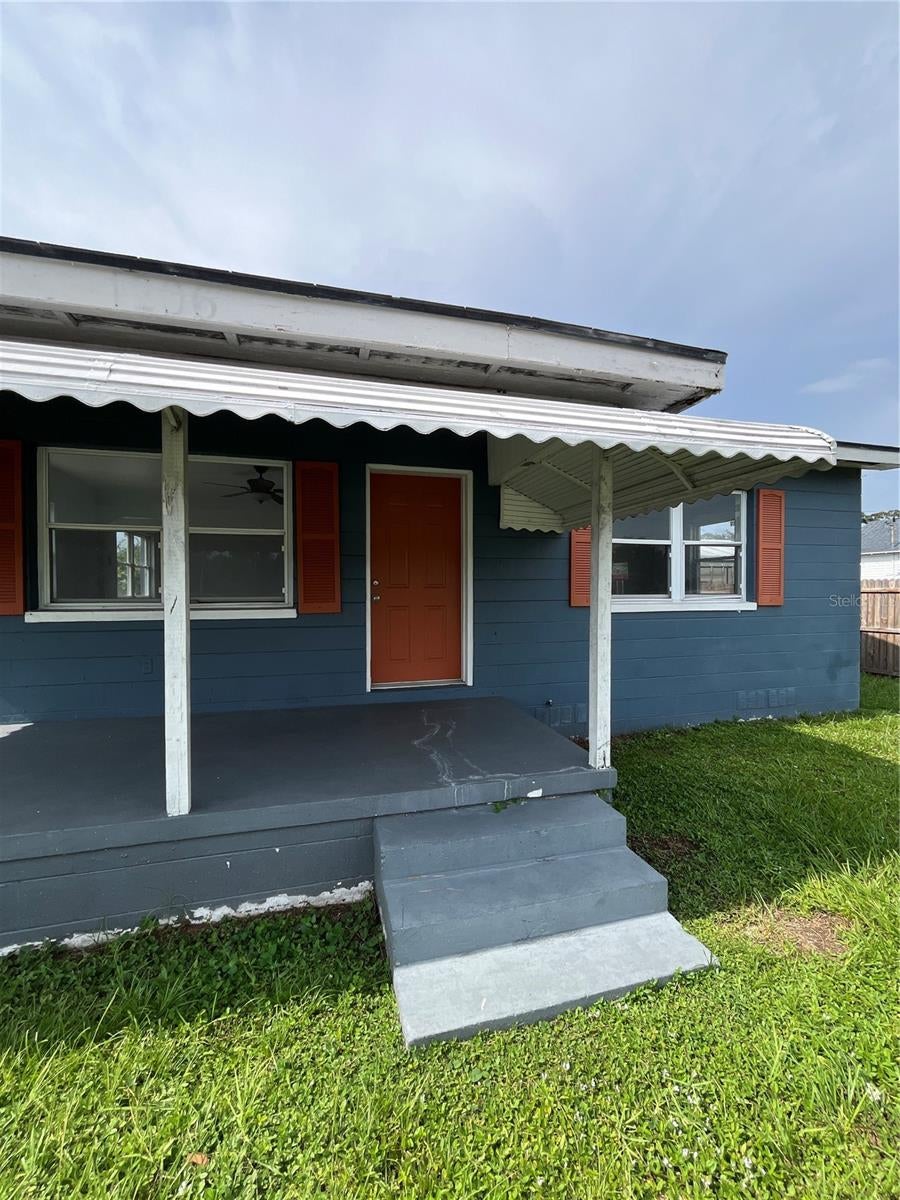 1206 E CANAL STREET