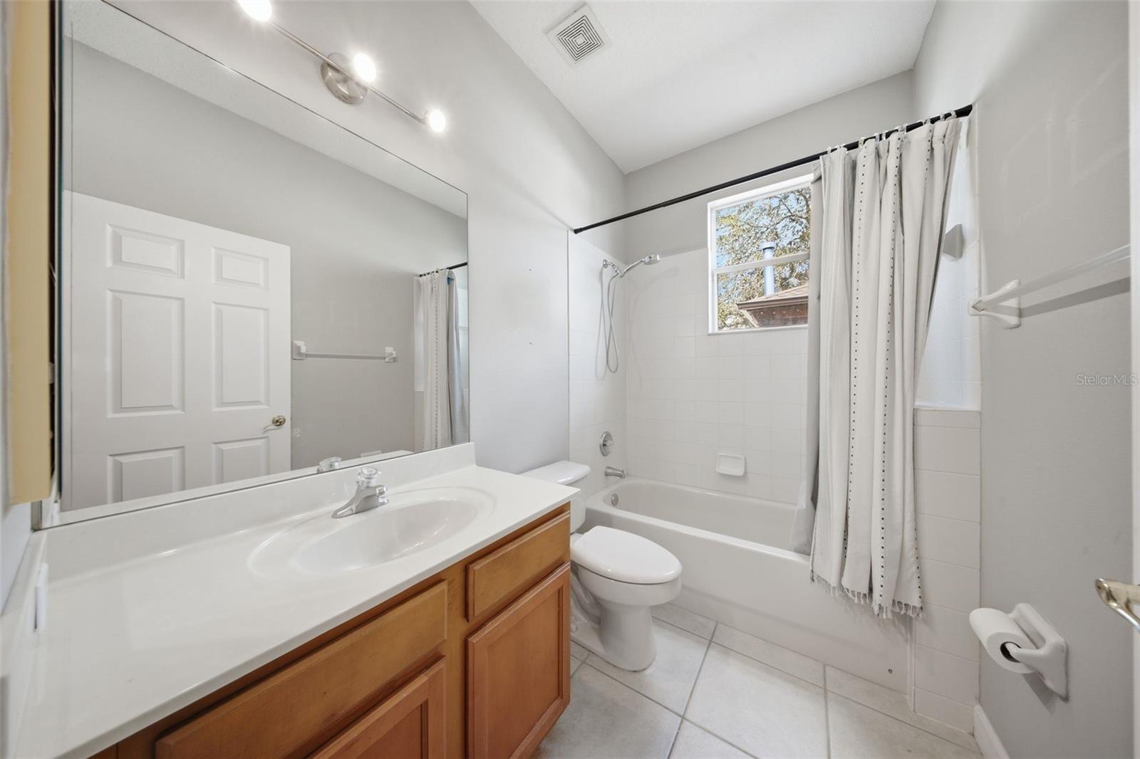 VISTA LAKES VILLAGE N-13 WAVERLY - Residential