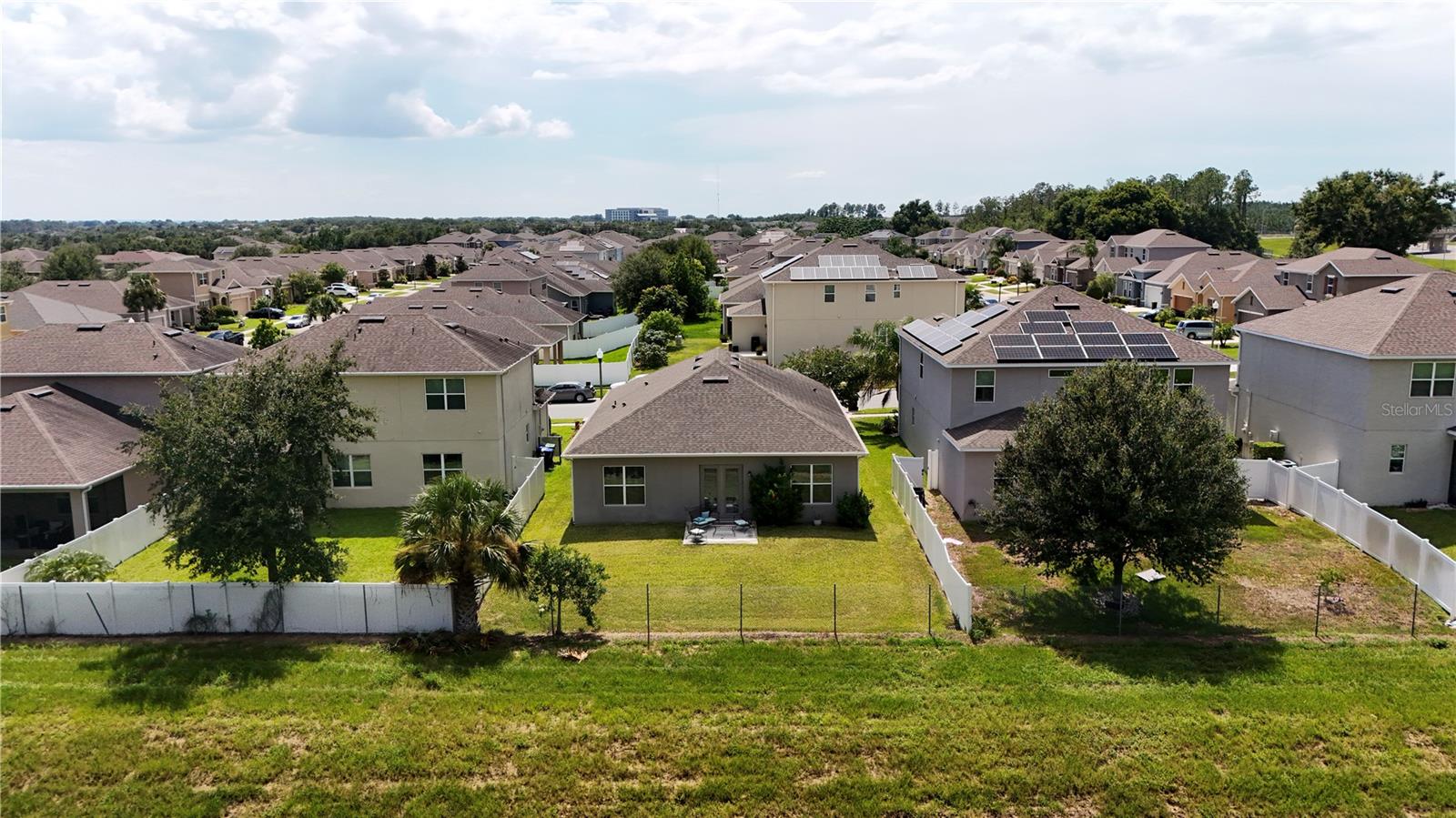 902 GRAND HILLTOP DRIVE