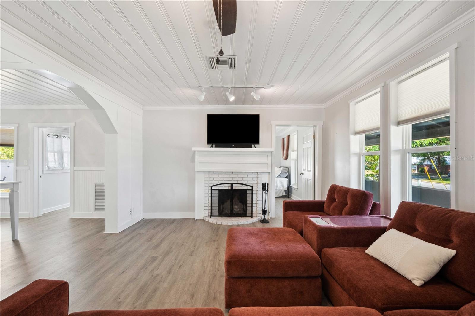 BUSHNELL - Residential