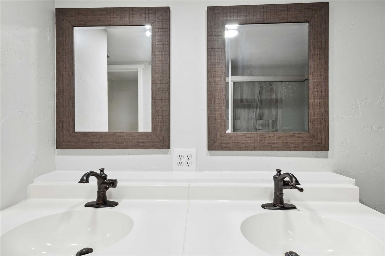 BUSHNELL - Residential